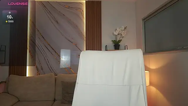 Snapshot of GiaNovak chatting on December 20, 2025, 7:10 pm GiaNovak online show from December 20, 2025, 7:10 pm