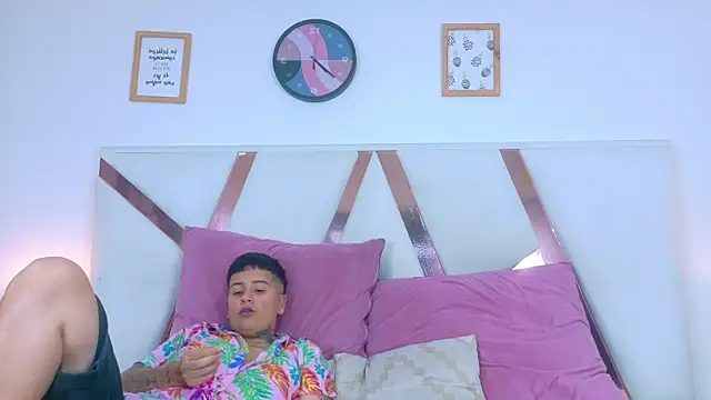 ScarlettVex   online show from September 9, 2025, 7:46 pm