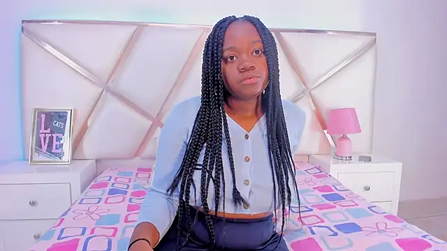 SulyClarck online show from October 2, 2025, 8:16 pm