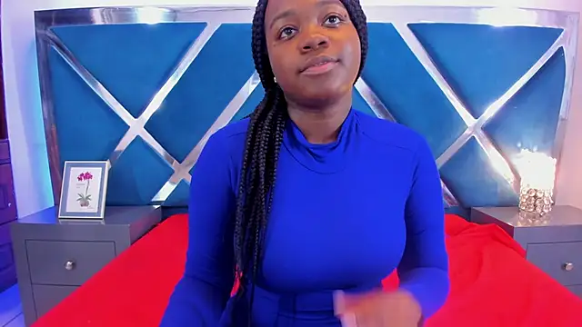 SulyClarck online show from October 27, 2025, 8:02 pm