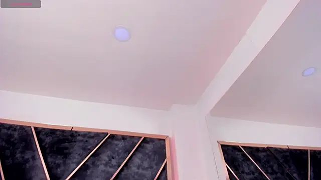 SusanaHenao online show from April 22, 2026, 5:03 pm