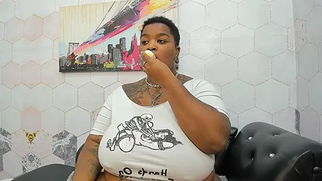 Anaa Fuentess online show from April 24, 2026, 1:13 pm