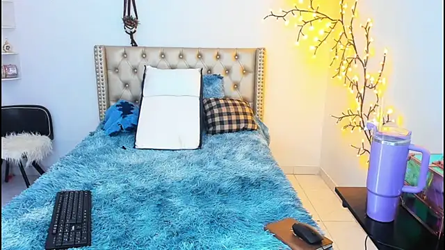 LenaStylesOA online show from September 21, 2025, 12:51 pm