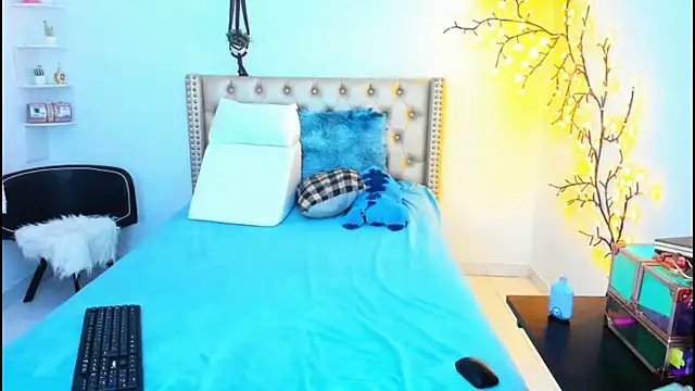 LenaStylesOA online show from September 24, 2025, 8:34 pm