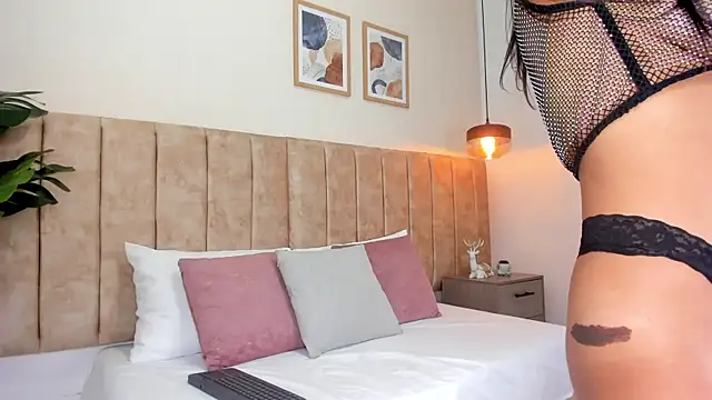 Karina Harris online show from September 19, 2025, 12:28 pm