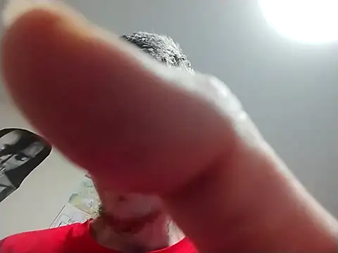 jizzyglizzy92 online show from September 13, 2025, 11:37 pm