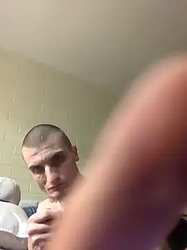 jizzyglizzy92 online show from March 13, 2026, 10:22 am