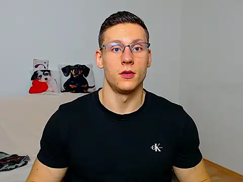 ZeinMiracles online show from September 21, 2025, 5:47 pm