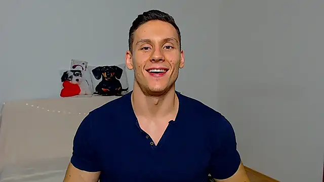 ZeinMiracles online show from October 28, 2025, 10:01 pm