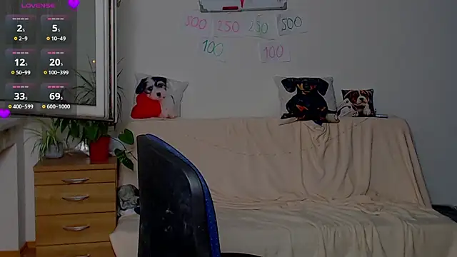 ZeinMiracles online show from April 21, 2026, 8:01 pm