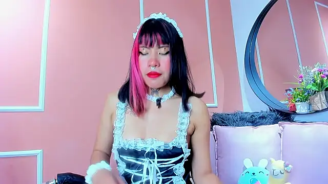 Georgina Astor online show from April 15, 2026, 3:46 am