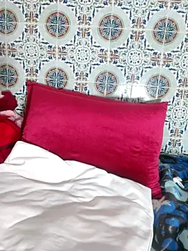 Hot-lino online show from December 3, 2025, 4:27 pm