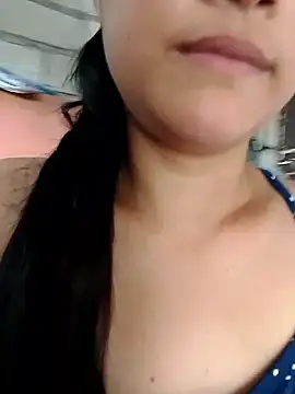 Pretty-Queen21 online show from October 18, 2025, 2:58 am