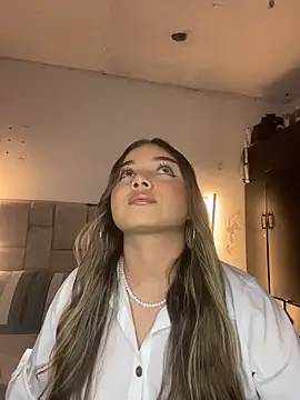 AnnyLopezzz  online show from March 14, 2026, 5:46 am