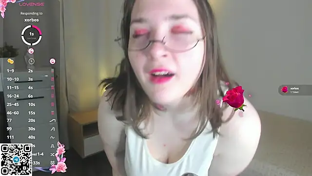 LakeshiaVodopich online show from October 3, 2025, 8:55 am