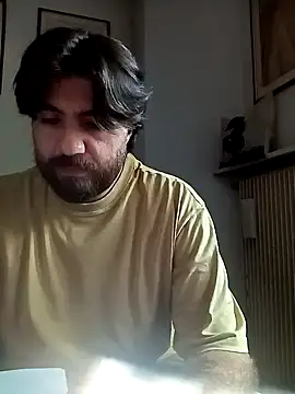 Snapshot of Mat_85VE chatting on July 31, 2026, 2:49 pm Mat 85VE online show from July 31, 2026, 2:49 pm