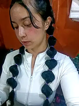 Sol Sunny online show from June 8, 2026, 1:28 am