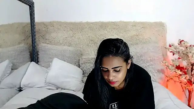 indianchic89 online show from February 27, 2025, 9:25 pm