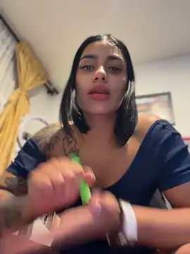 AlannaEvons online show from April 21, 2026, 1:42 am