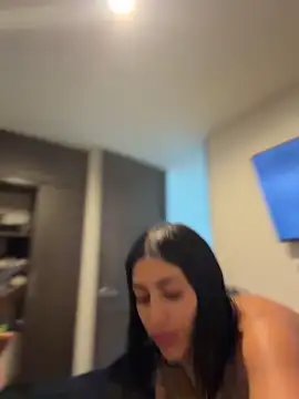 AlannaEvons online show from April 21, 2026, 2:51 am