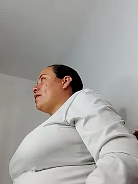  honey12 online show from October 29, 2025, 1:35 pm