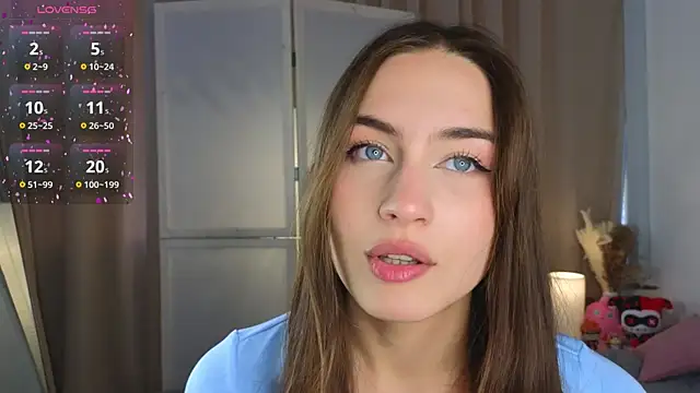 Moonlight1Sonata1 online show from October 18, 2025, 9:10 am