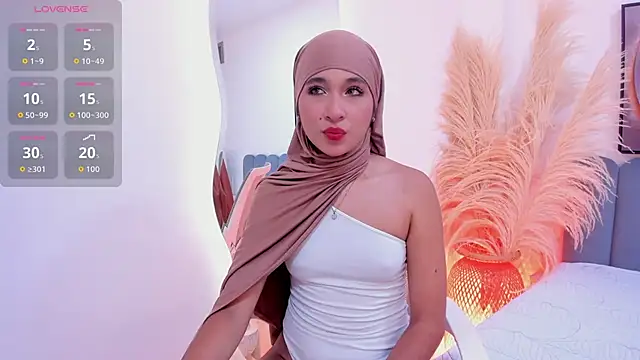  Everly  online show from September 20, 2025, 11:55 am