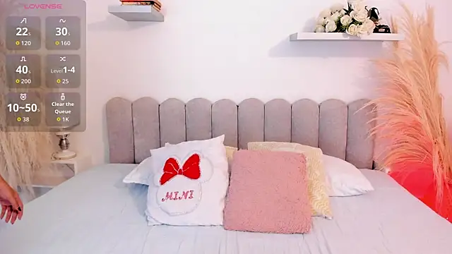  Everly  online show from October 2, 2025, 6:59 pm