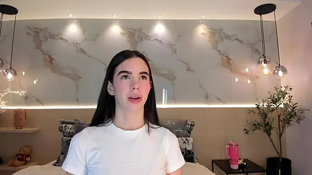 SolAvelar online show from April 23, 2026, 11:40 pm