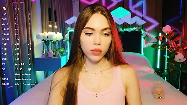 MimiFors online show from September 8, 2025, 5:01 pm