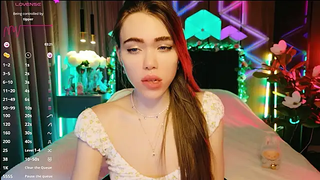 MimiFors online show from September 20, 2025, 3:46 pm