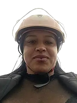 -Mia1 online show from October 3, 2025, 2:14 pm