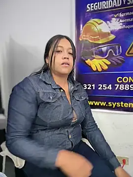 -Mia1 online show from April 21, 2026, 12:44 pm