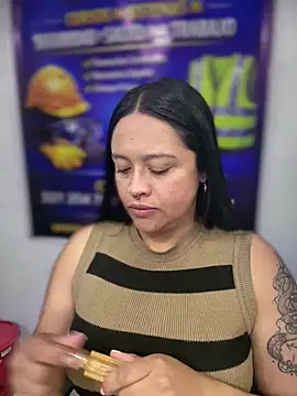 Snapshot of -Mia1 chatting on April 25, 2026, 1:14 pm -Mia1 online show from April 25, 2026, 1:14 pm