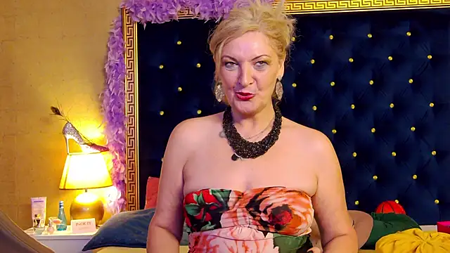 Snapshot of Allura_Jenson chatting on June 11, 2026, 12:32 am Allura Jenson online show from June 11, 2026, 12:32 am