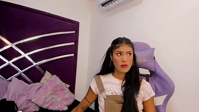 babilett online show from April 21, 2026, 11:18 pm