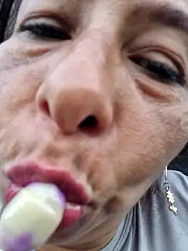 maleja23 online show from October 14, 2025, 10:21 pm