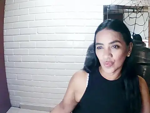 MiiaVelasquez online show from October 22, 2025, 4:13 am