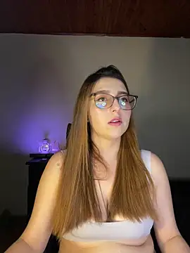 CoraVibes online show from October 1, 2025, 7:42 pm