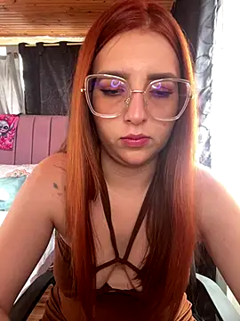 CoraVibes online show from October 25, 2025, 12:13 pm