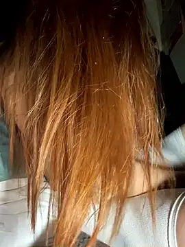 CoraVibes online show from December 22, 2025, 12:18 am