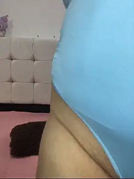 Kuromy x online show from April 21, 2026, 6:23 pm