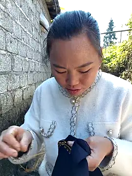 bany-xx online show from December 1, 2025, 3:22 am