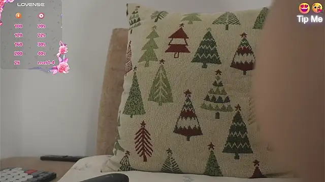 Roxybeautyy online show from March 9, 2026, 9:24 am