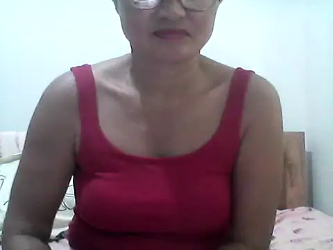 nathalie0045 online show from April 16, 2026, 11:51 pm