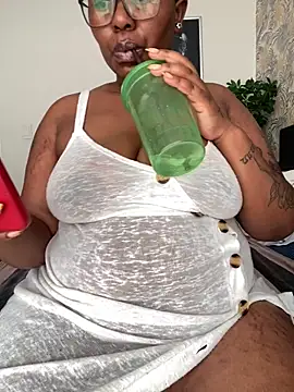 fatpussydallx online show from April 20, 2026, 11:46 am