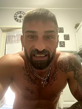 GmGit online show from October 4, 2025, 2:37 pm