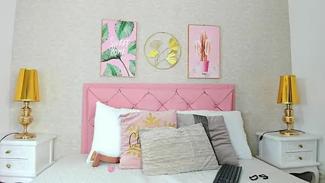 Zahara  18 online show from September 26, 2025, 3:43 am