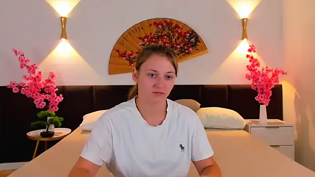 KimberlyPierceLove online show from September 22, 2025, 3:03 pm