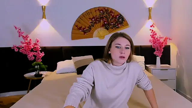 KimberlyPierceLove online show from September 30, 2025, 6:57 pm